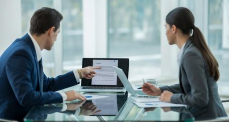 Professionals bekijken of er een overeenkomst per e-mail is ontstaan